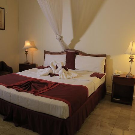 Executive Airport Hotel 恩德培 外观 照片