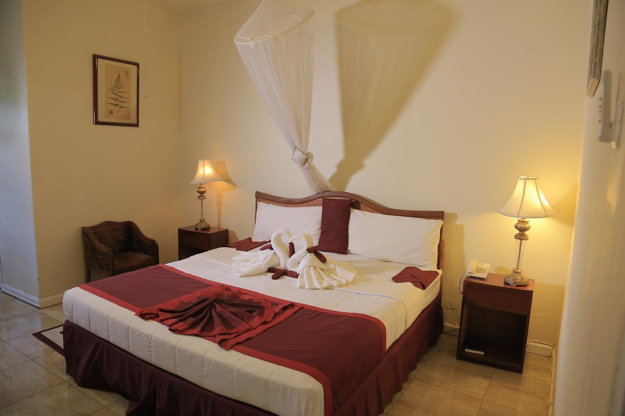 Executive Airport Hotel 恩德培 外观 照片